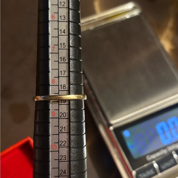 Elegant gold Ring with Rich  Accents - Picture 5 of 8